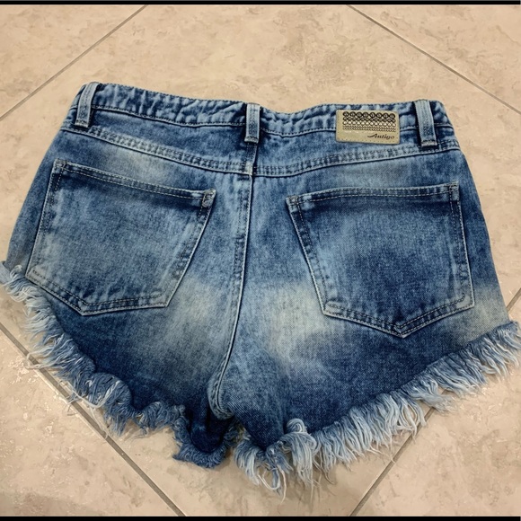 Antigo: Jean Studded Shorts, Size 26 - Picture 4 of 5